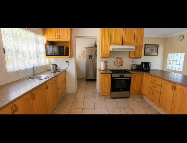 4 BEDROOM HOUSE FOR SALE IN GOLF PARK